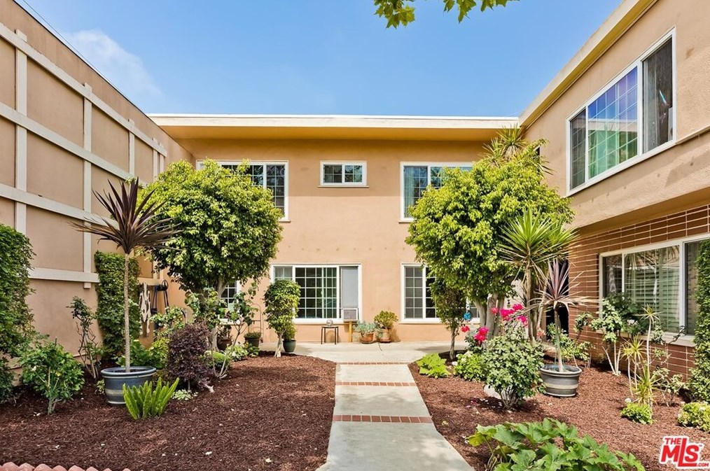401 Rodeo Dr, Beverly Hills, CA 90212-4501
