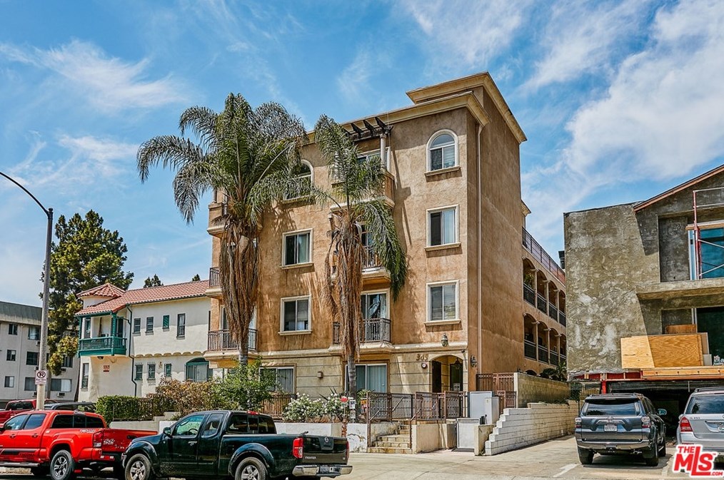 345 Harvard Blvd, Los Angeles CA  90004-4411 exterior