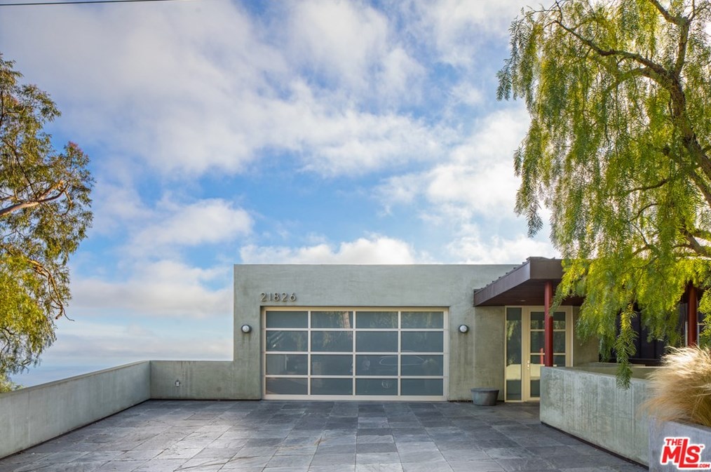 21826 Castlewood Dr, Malibu, CA 90265-3407