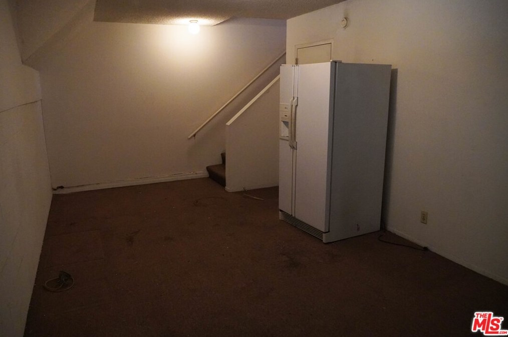 18333 Hatteras St, Los Angeles CA  91356-1632 exterior