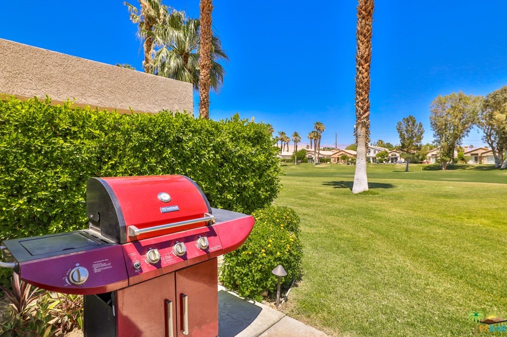 29824 Sandy Ct, Cathedral City CA  92234-7471 exterior