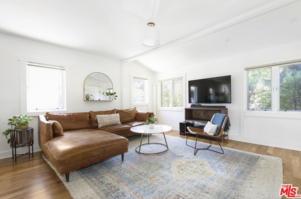 1474 Silver Lake Blvd, Los Angeles, CA 90026-1346