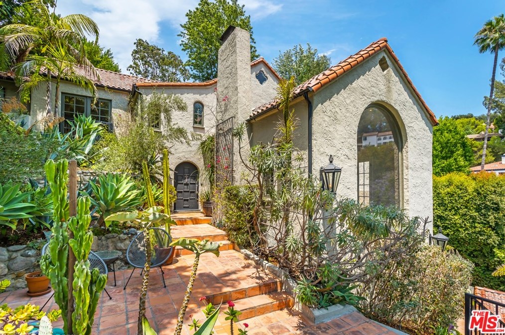 3308 Knoll Dr, Los Angeles, CA 90068-1520