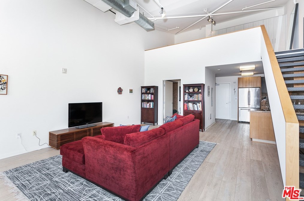 120 Hewitt St, Los Angeles, CA 90012-4308