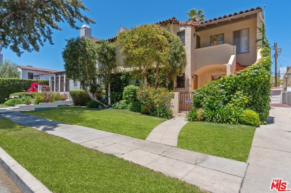 8423 4th St, Los Angeles, CA 90048-4101