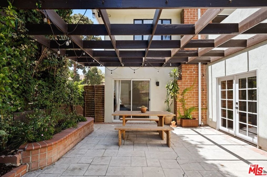 3728 Mullen Pl, Los Angeles CA  90043-1721 exterior