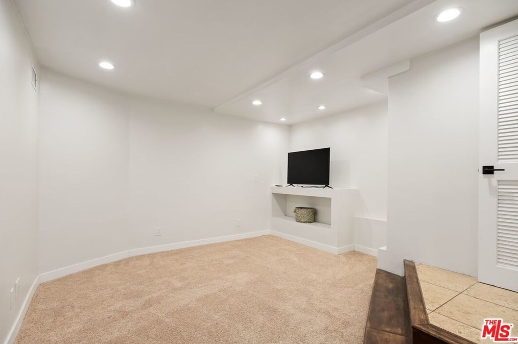 3728 Mullen Pl, Los Angeles CA  90043-1721 exterior