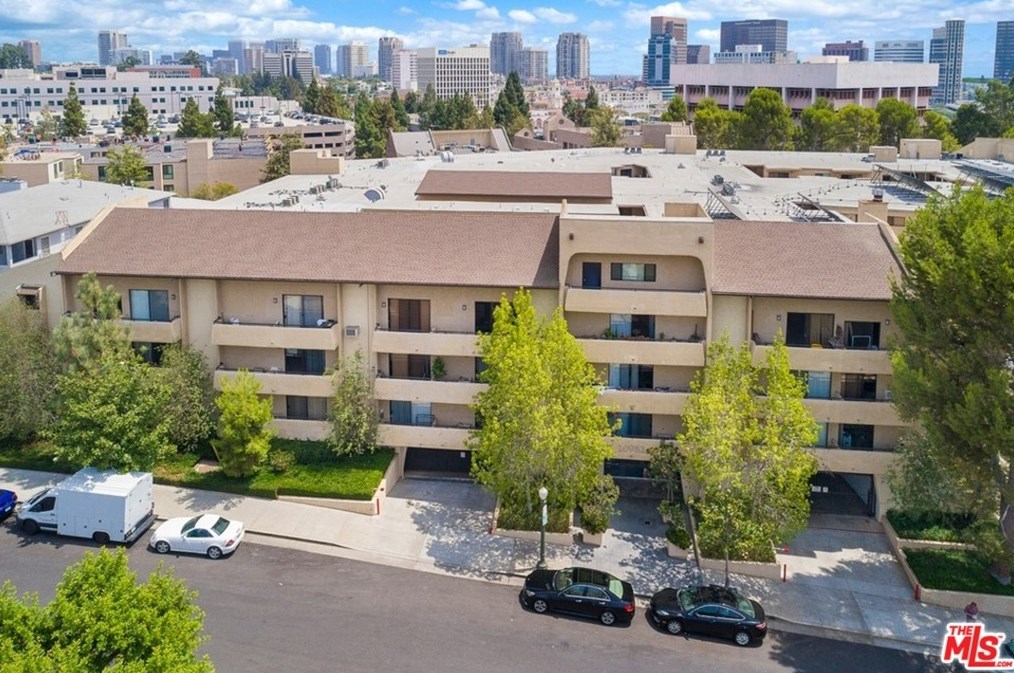 10982 Roebling Ave, Los Angeles CA  90024-2753 exterior