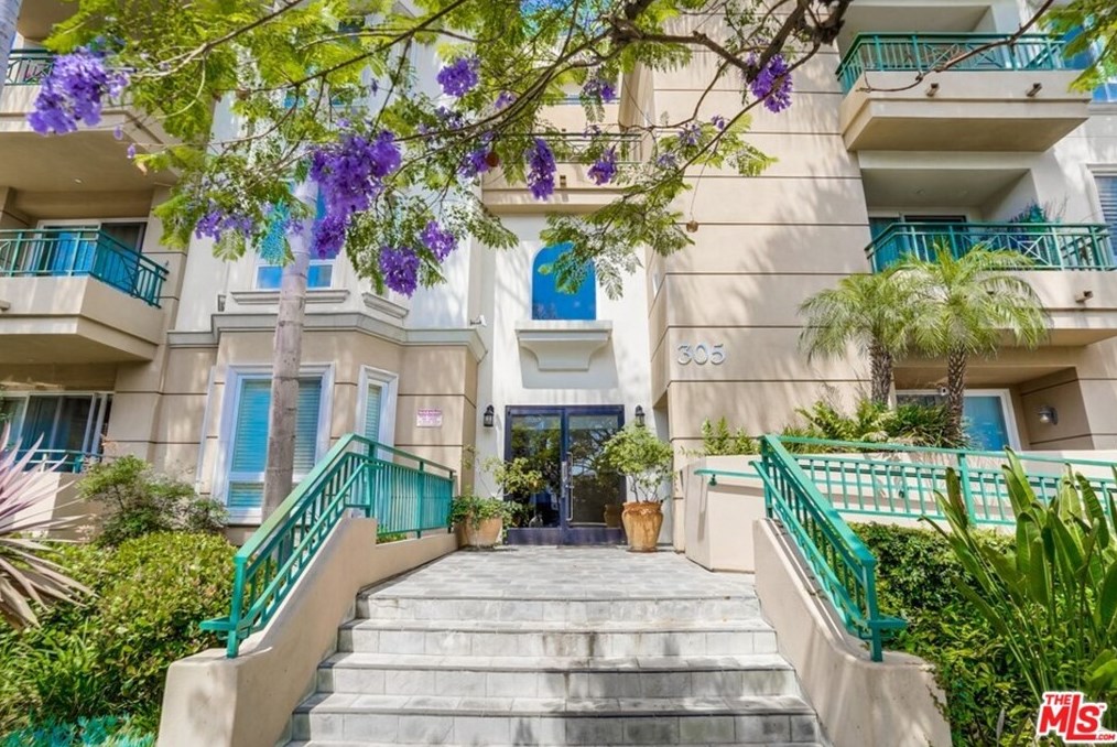 305 Arnaz Dr #301, Los Angeles, CA 90048