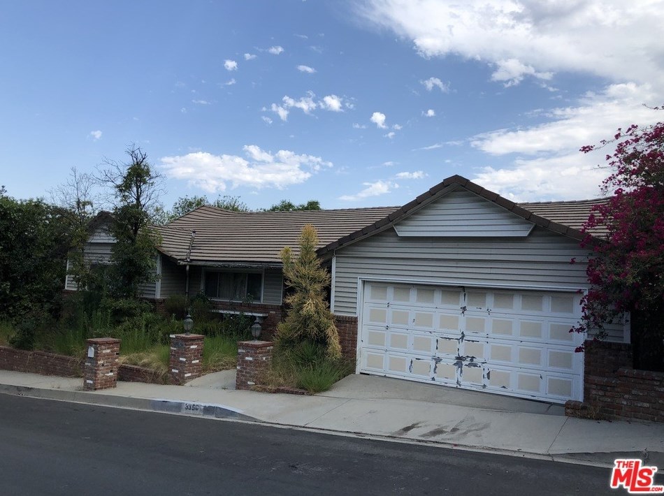 3358 Scadlock Ln, Van Nuys CA  91403-4915 exterior