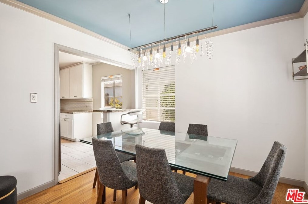 1834 Ogden Dr, Los Angeles CA  90019-5037 exterior