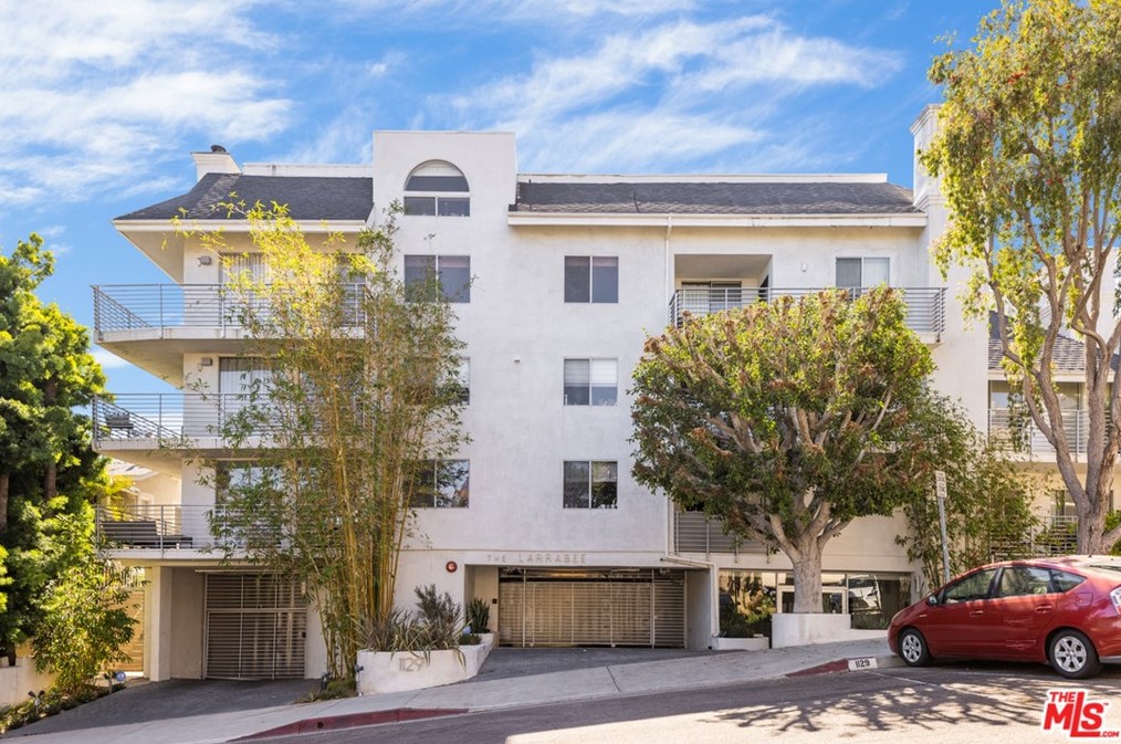 1129 Larrabee St, Los Angeles CA  90069-2076 exterior