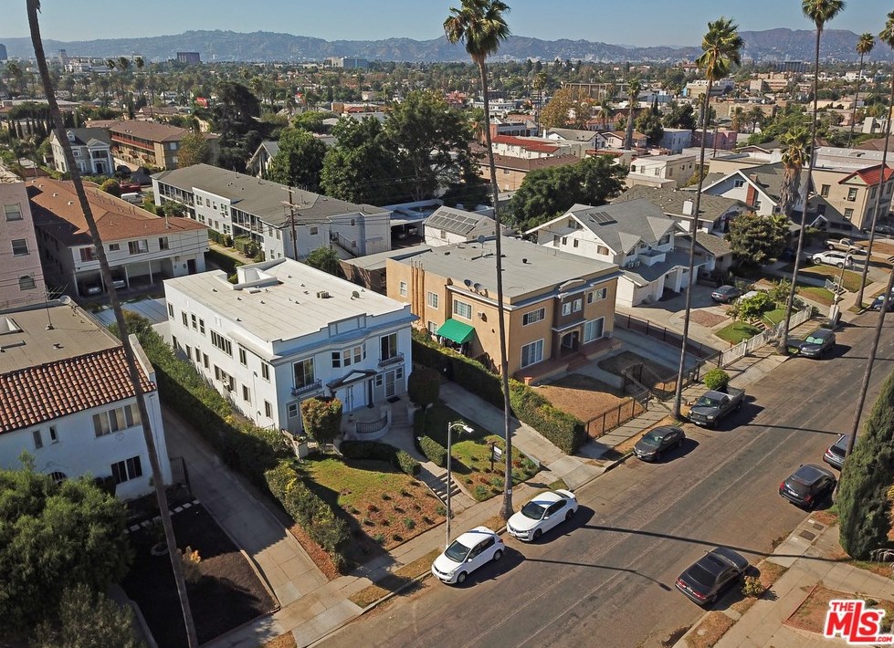 1217 5th Ave, Los Angeles CA  90019-3446 exterior