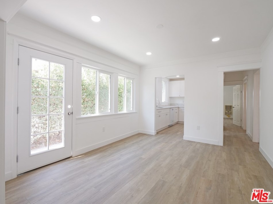 1217 5th Ave, Los Angeles CA  90019-3446 exterior