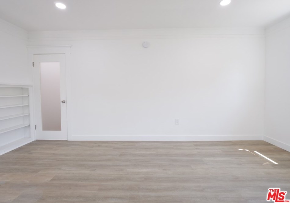 1217 5th Ave, Los Angeles CA  90019-3446 exterior