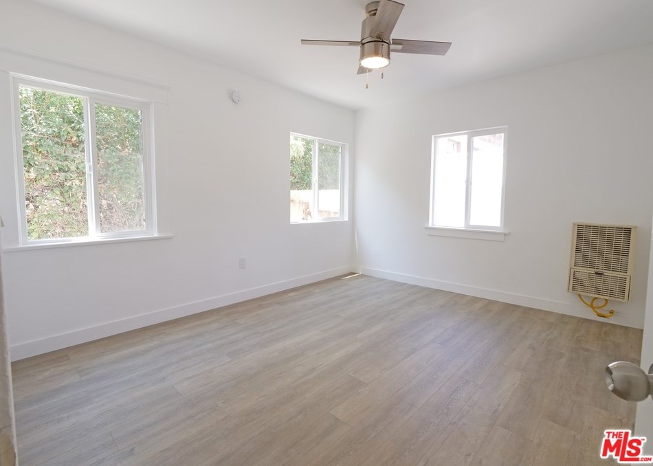 1217 5th Ave, Los Angeles CA  90019-3446 exterior