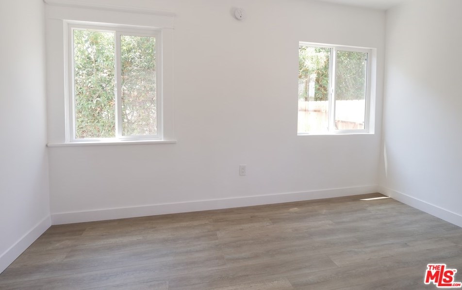 1217 5th Ave, Los Angeles CA  90019-3446 exterior
