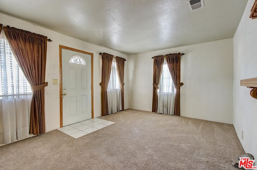 9610 Evers Ave, Los Angeles, CA 90002-2217