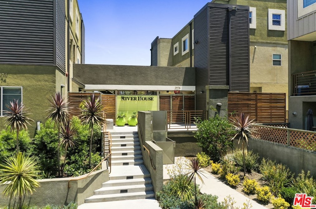 2976 Ripple Pl, Los Angeles, CA 90039