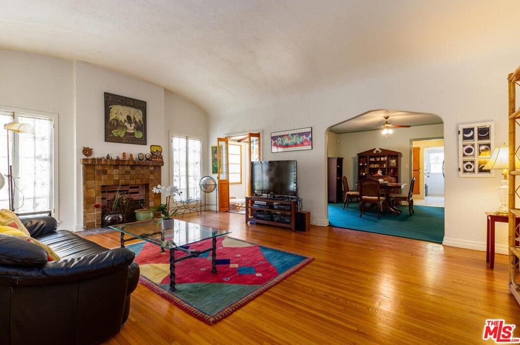 1317 Curson Ave, Los Angeles, CA 90019-6614