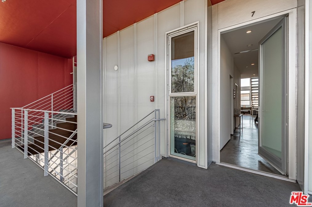 611 N Bronson Ave #7, Los Angeles, CA 90004