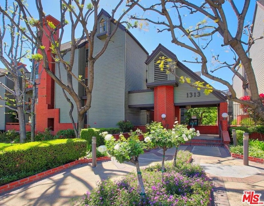 1313 Valley View Rd #302, Glendale, CA 91202