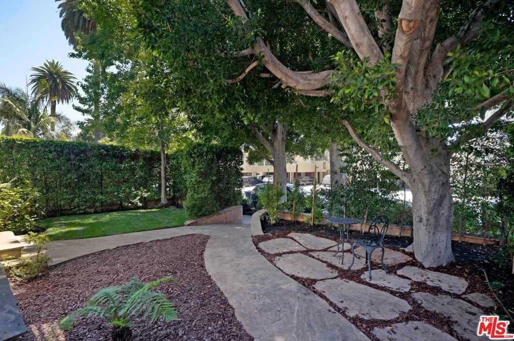 1016 Croft Ave, Los Angeles, CA 90069-4213