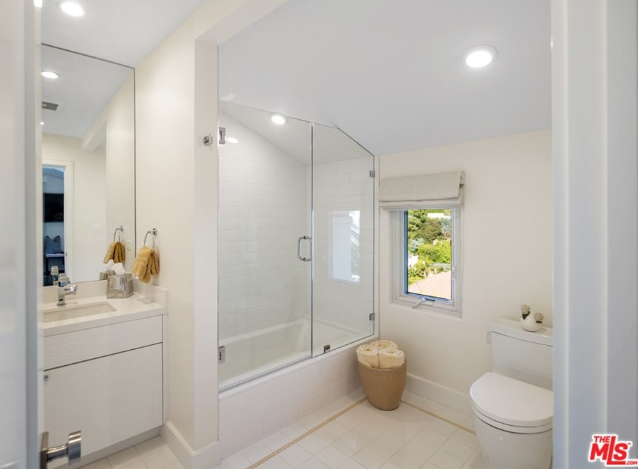 1478 Stebbins Ter, Los Angeles CA  90069-1340 exterior