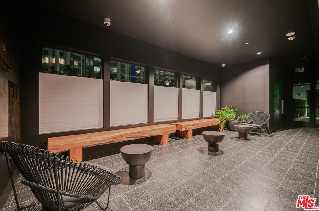 10777 Wilshire Pl, Los Angeles CA  90024-3929 exterior