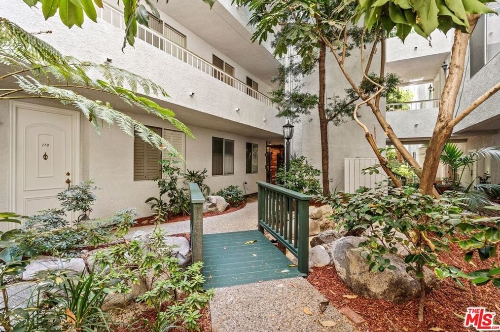 1375 Kelton Ave, Los Angeles CA  90024-5499 exterior