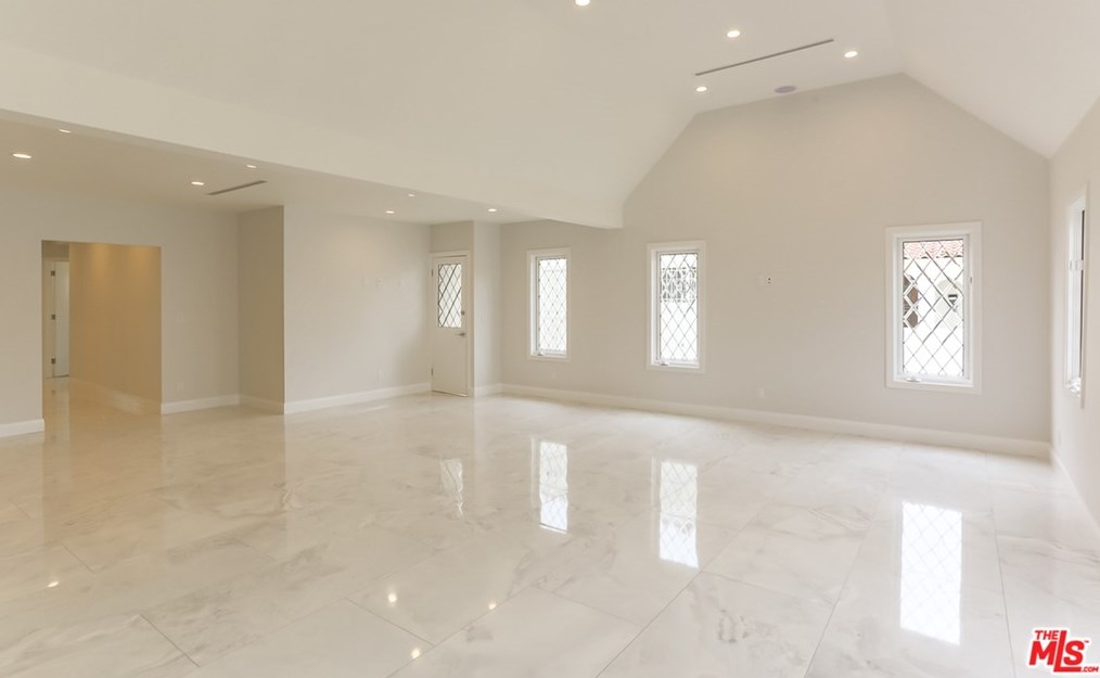 208 N Elm Dr, Beverly Hills, CA 90210