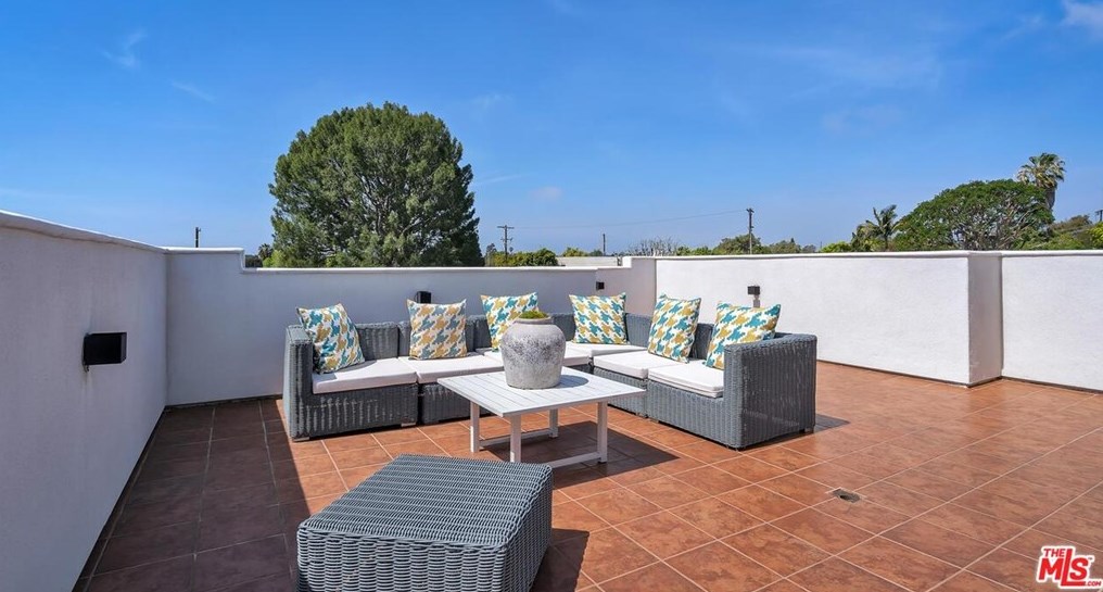 3444 Greenwood Ave, Los Angeles CA  90040-3305 exterior