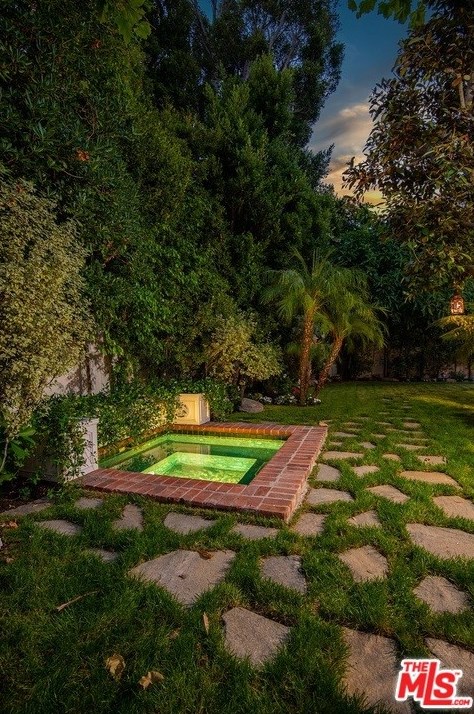 120 Homewood Rd, Los Angeles CA  90049-2708 exterior