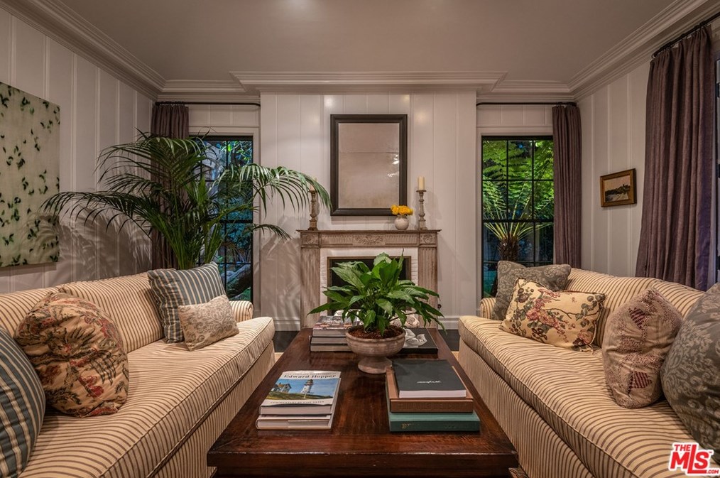 120 Homewood Rd, Los Angeles CA  90049-2708 exterior