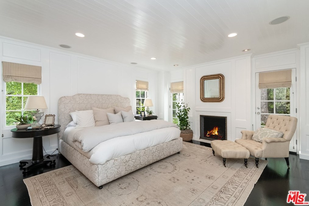 120 Homewood Rd, Los Angeles CA  90049-2708 exterior