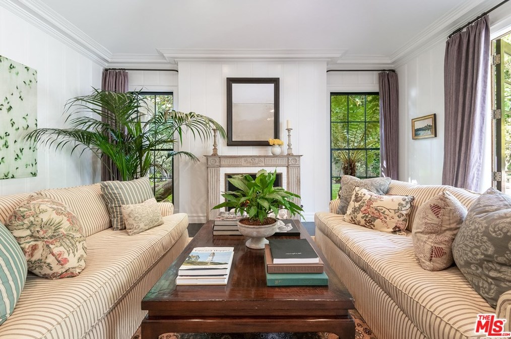 120 Homewood Rd, Los Angeles CA  90049-2708 exterior