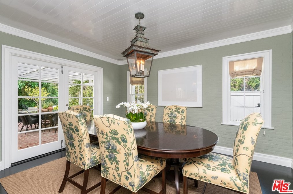 120 Homewood Rd, Los Angeles CA  90049-2708 exterior