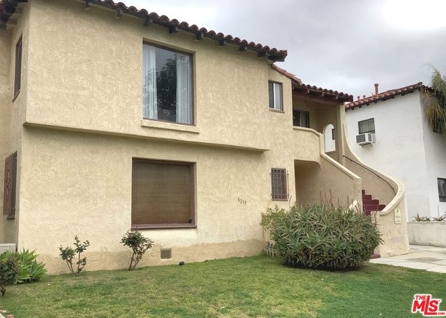 8231 4th St, Los Angeles, CA 90048-4401