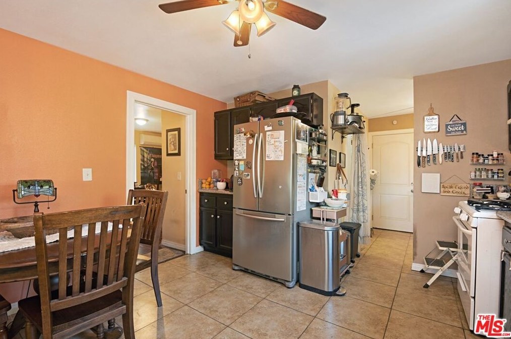 5739 Bandera St, Los Angeles CA  90058-3811 exterior