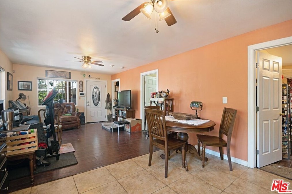 5739 Bandera St, Los Angeles CA  90058-3811 exterior