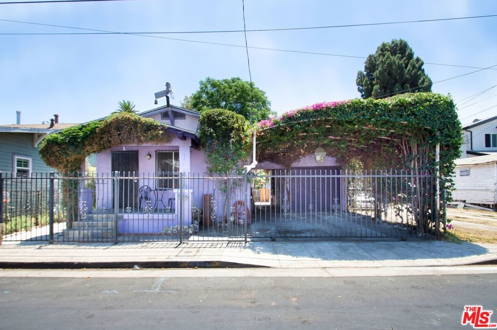 490 49th St, Los Angeles, CA 90011-3934