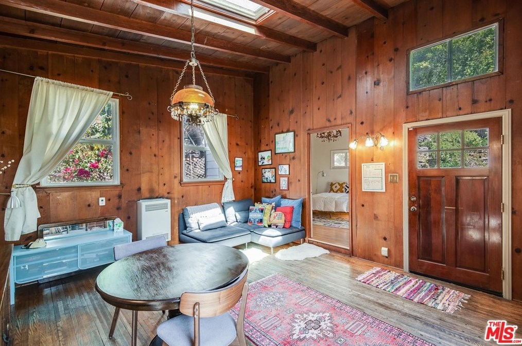 8417 Ridpath Dr, Los Angeles, CA 90046-7711