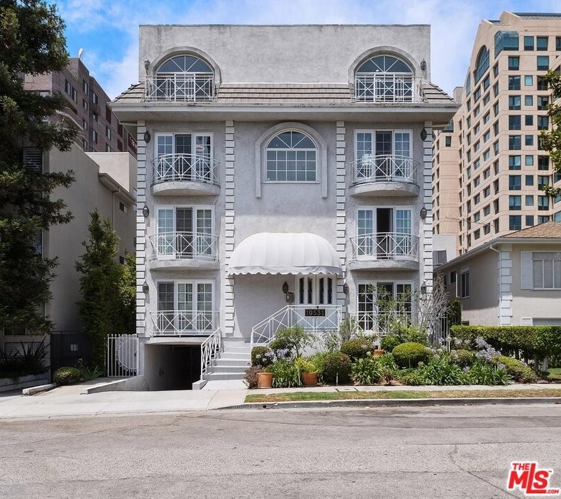 10531 Ashton Ave, Los Angeles CA  90024-3236 exterior
