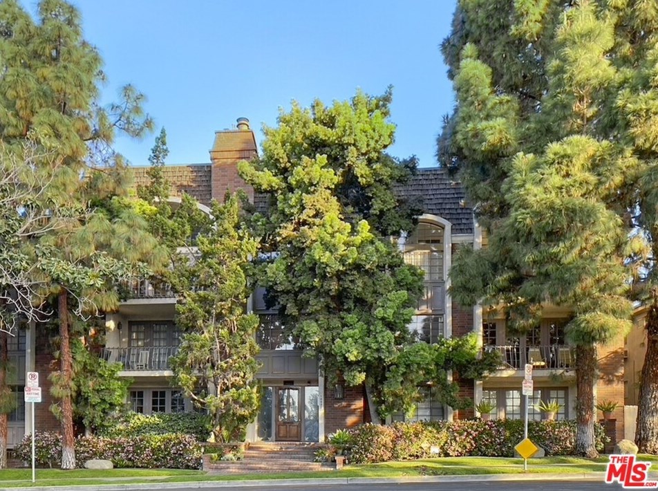 10327 Missouri Ave, Los Angeles CA  90025-6901 exterior