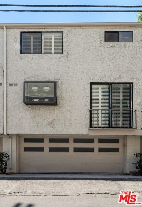 8611 Burton Way, Los Angeles CA  90048-3932 exterior