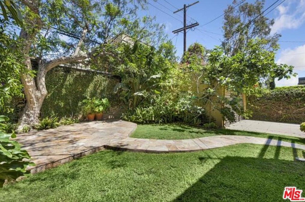 822 Orange Dr, Los Angeles CA  90036-4912 exterior