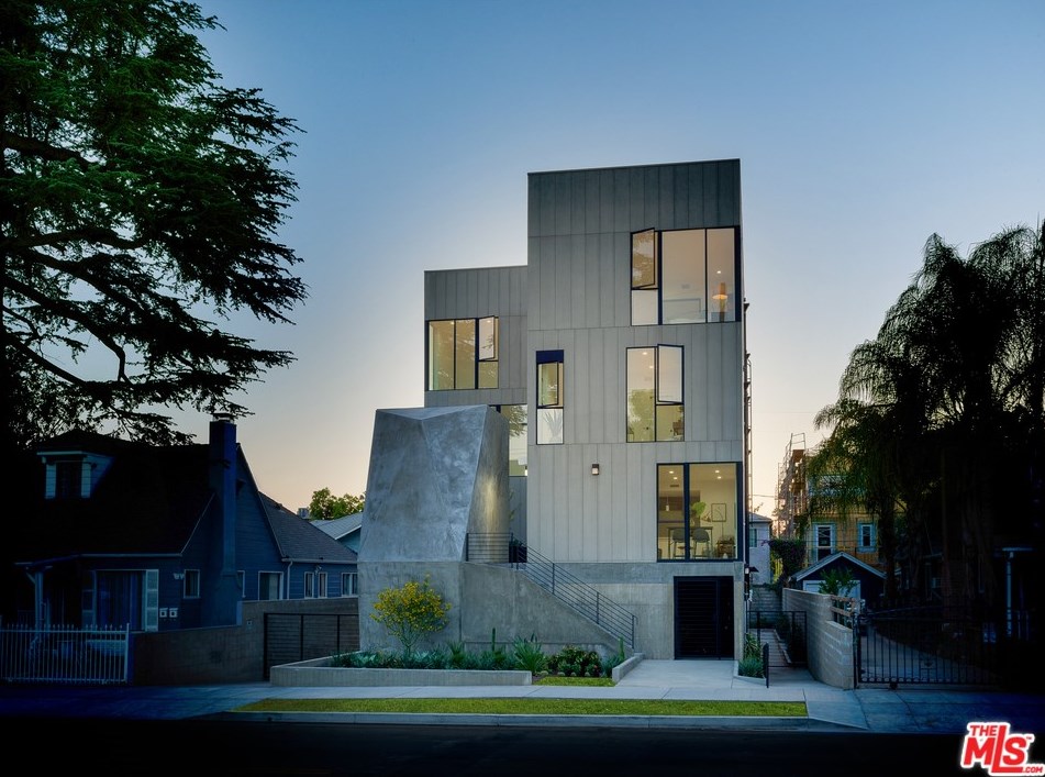 1247 Gower St, Los Angeles, CA 90038-1881