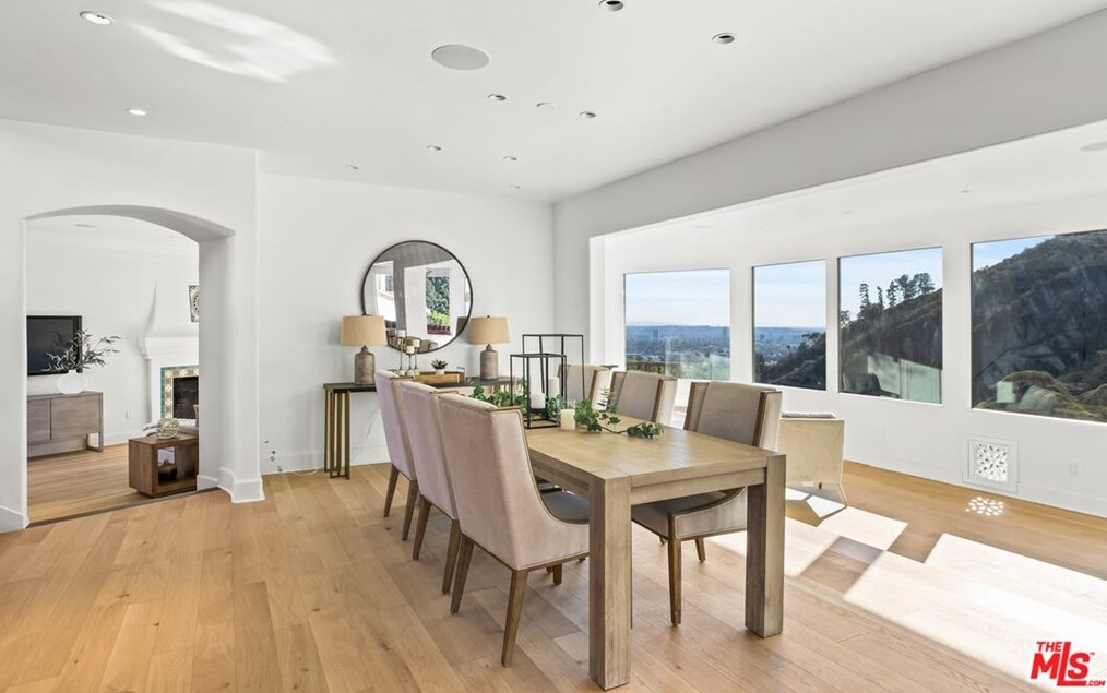2201 Malaga Rd, Los Angeles CA  90068-2633 exterior