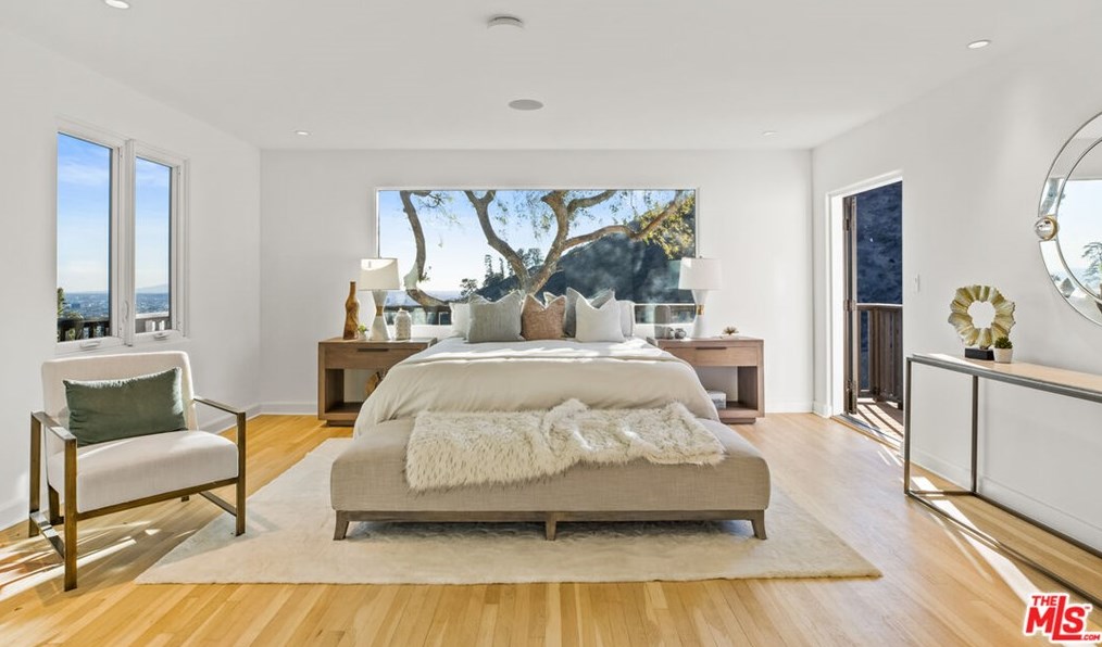 2201 Malaga Rd, Los Angeles CA  90068-2633 exterior