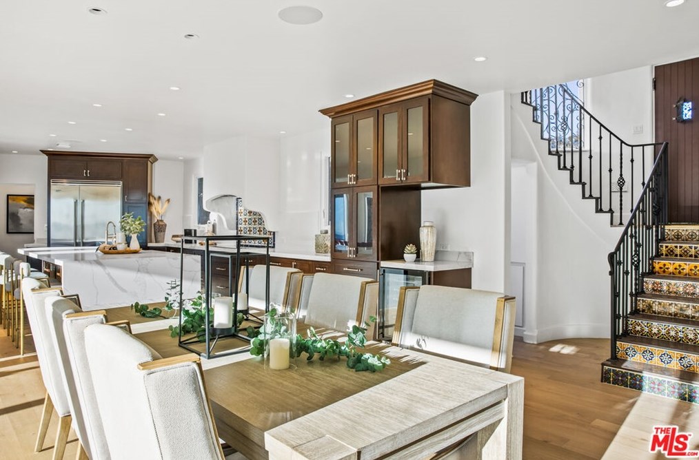 2201 Malaga Rd, Los Angeles CA  90068-2633 exterior